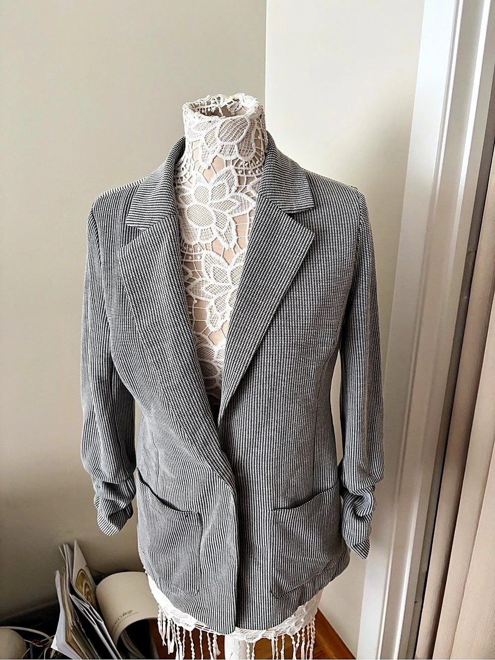 Vince Camuto Houndstooth Blazer in Black & White Size 10 Like New